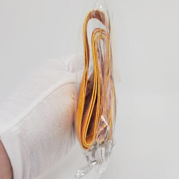 Disney Donald & Daisy Pin and Lanyards Set - Picture 2 of 6